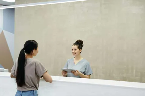 Egészségügyi asszisztens és recepciós munka Pécsen